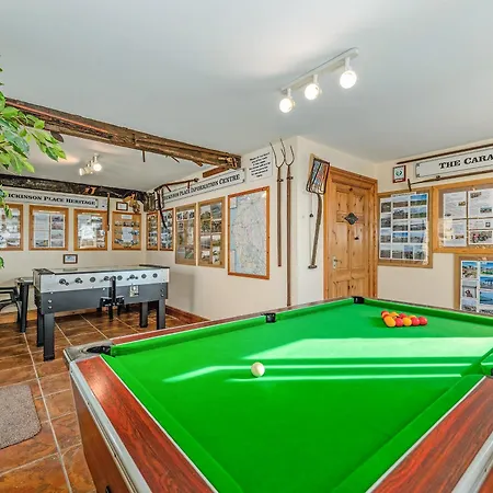 別荘 Milking Parlour - Uk48911 *